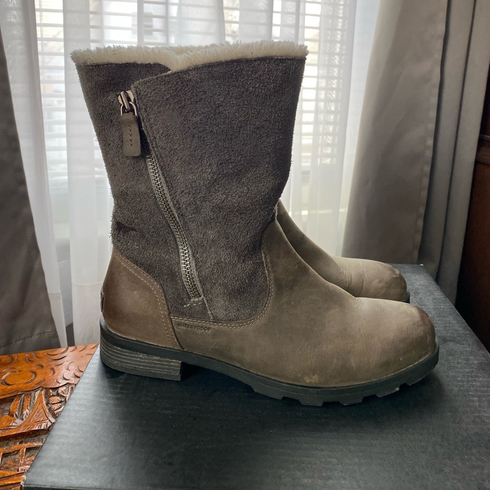 SOREL Emelie Foldover Boots size 10